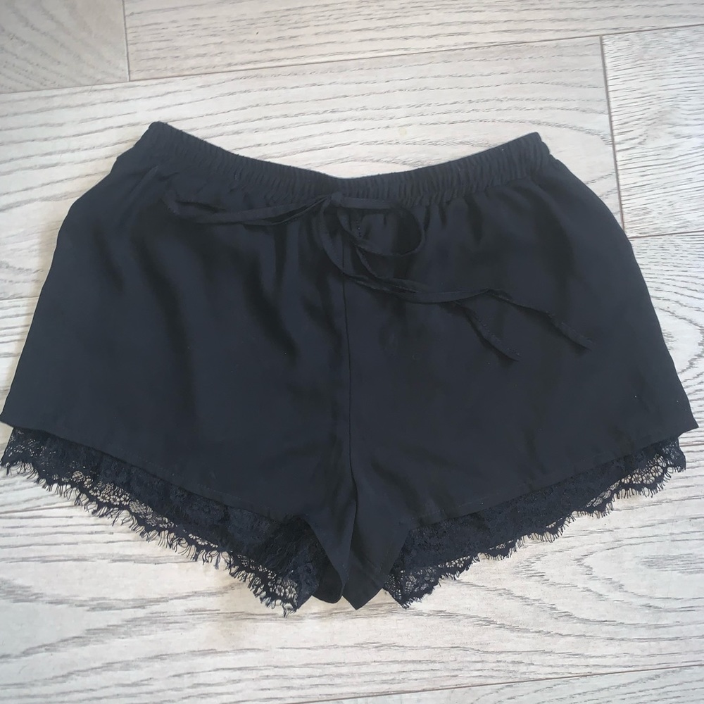 Lace trim shorts